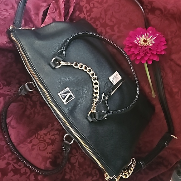Victoria's Secret Handbags - NWT Victoria's Secret Large Adjustable Satchel Crossbody Hobo Black Purse